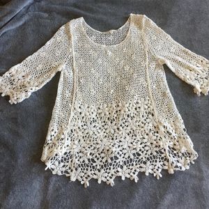 Mosaic & co hi low crotchet top size medium